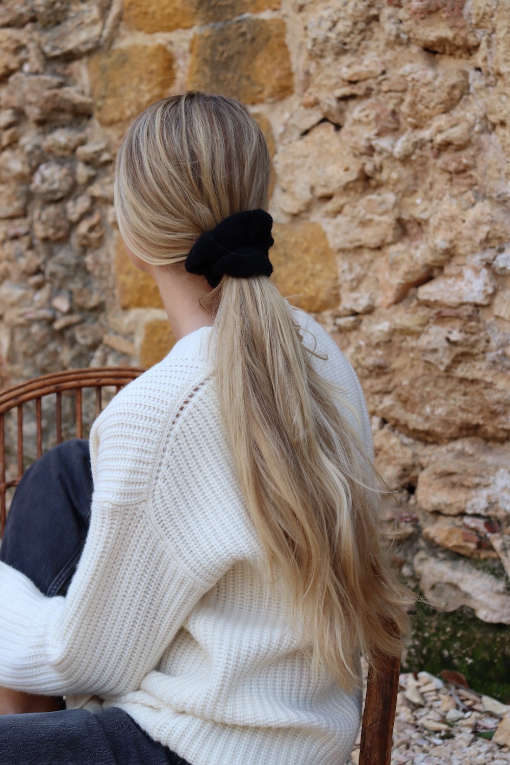 Medium Scrunchie - Black